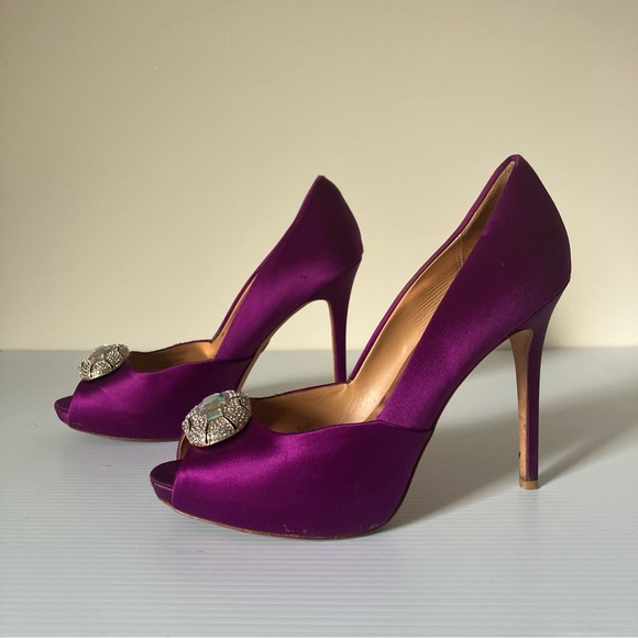 Badgley Mischka Purple Satin Jewel Embellished Peep Toe Platform Heels size 8.5 - Picture 2 of 8